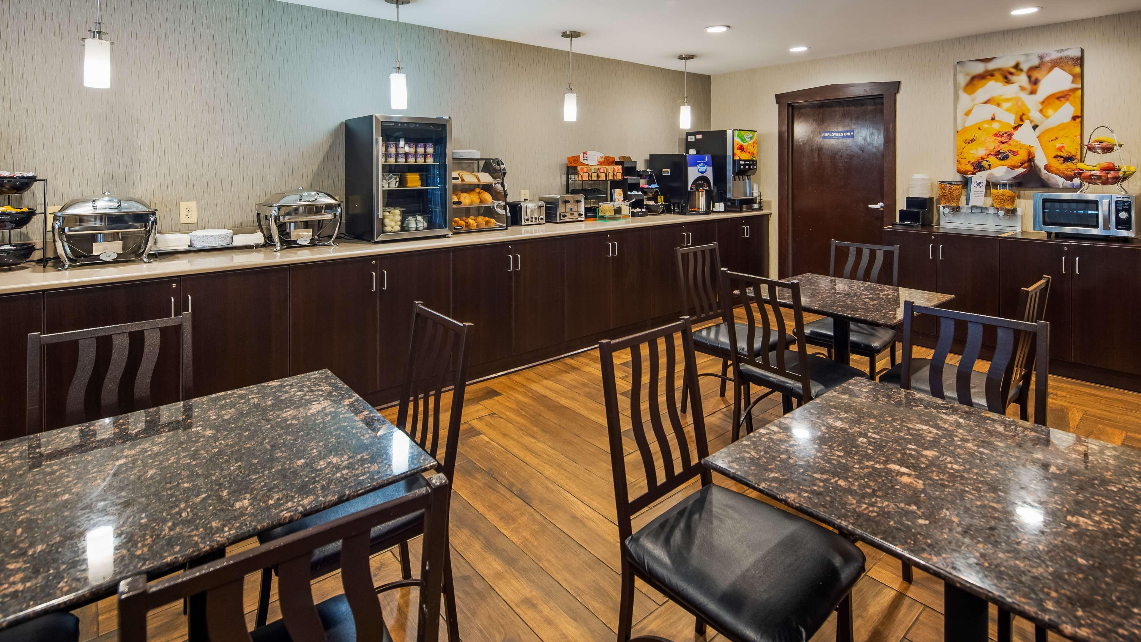 Best Western Crown Inn & Suites - Batavia Exterior photo