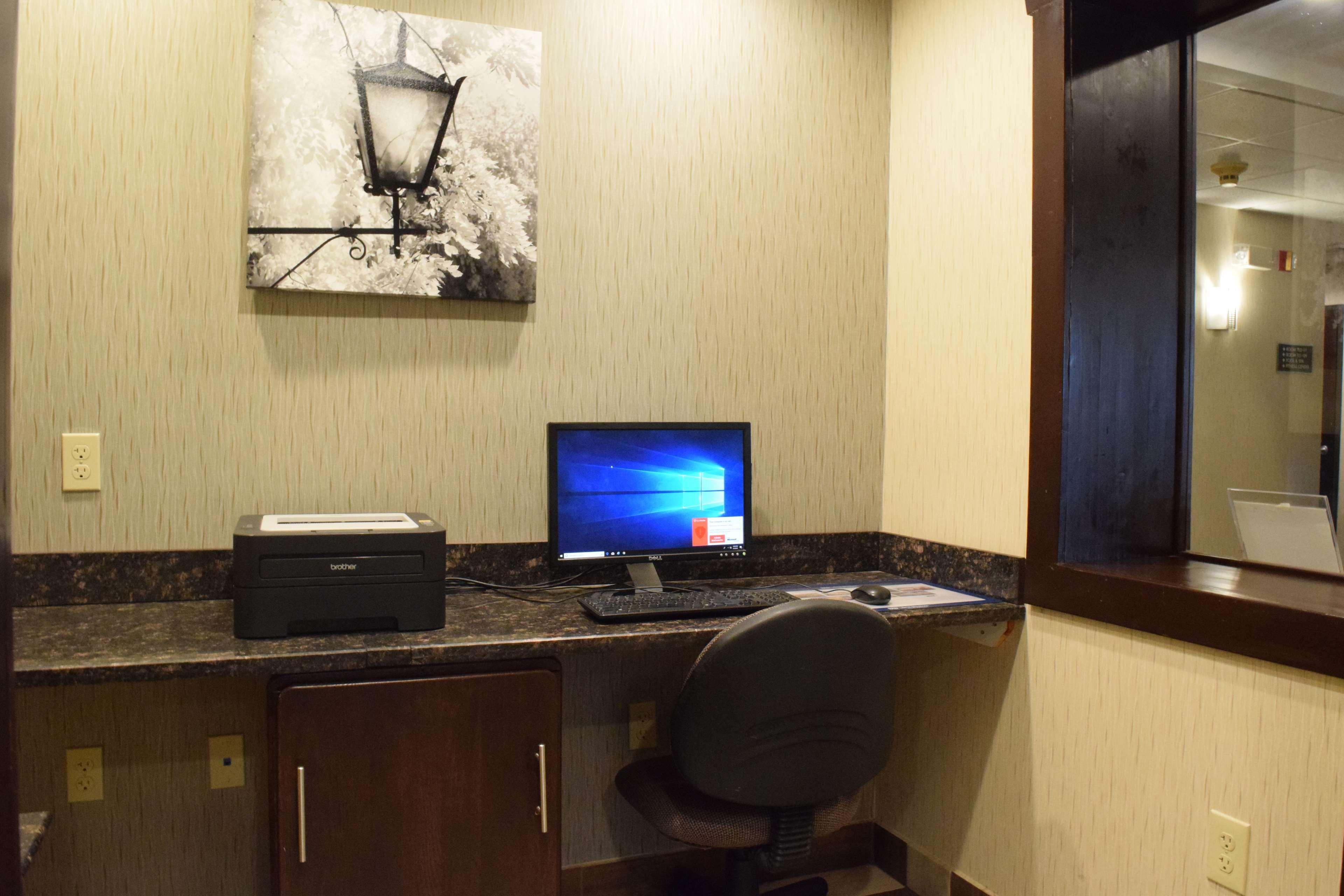 Best Western Crown Inn & Suites - Batavia Exterior photo